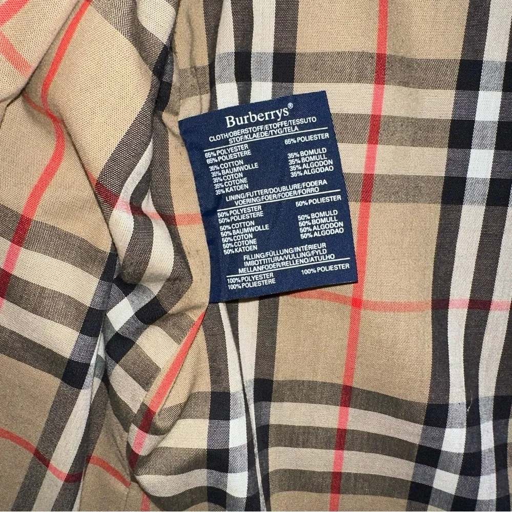 Burberry Black Trench Coat with Signature Beige Nova Check Lining - Picture 4 of 16